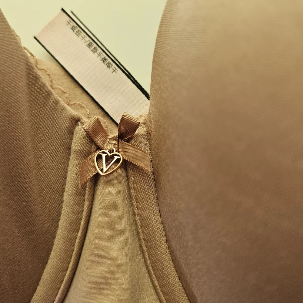 Victoria's Secret Body By Victoria Lined Demi Bra 38DD - Picture 2 of 5